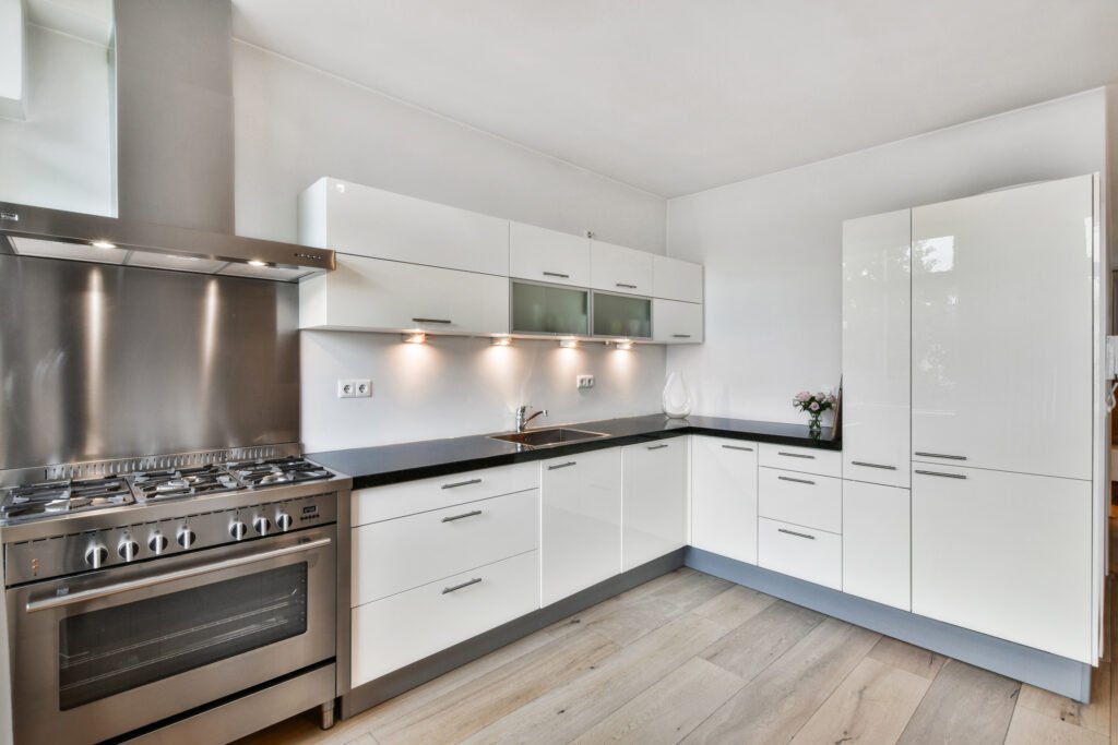 KITCHEN Exquisite granite kitchen platform with stainless steel sink Modular kitchen